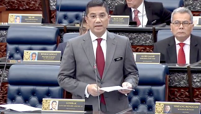 Banyak kekangan, royalti minyak 20 peratus tidak boleh dilaksana- Azmin