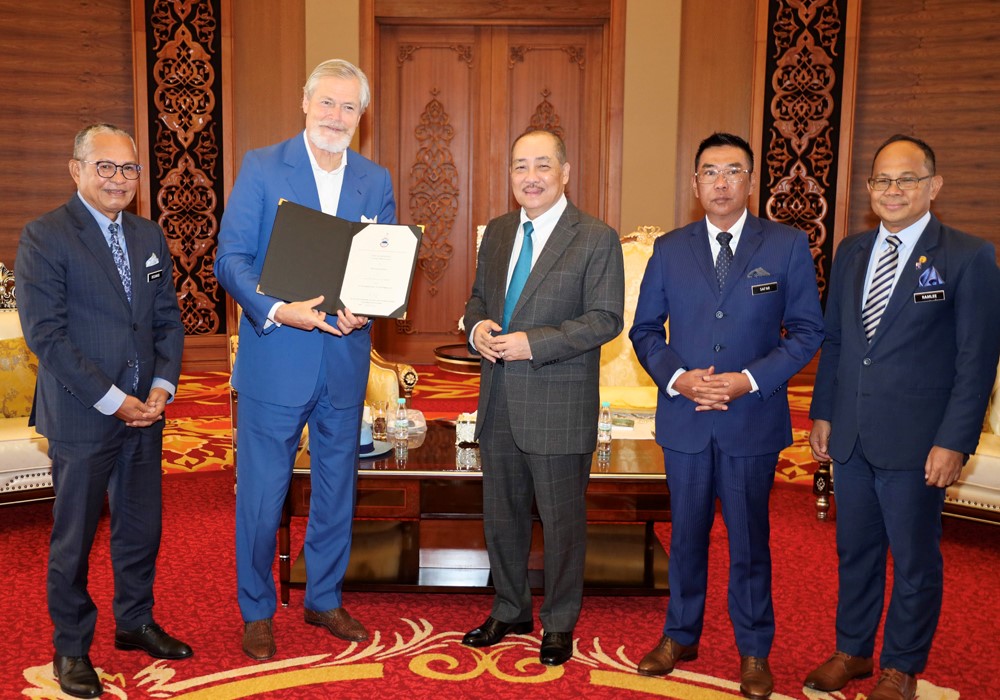 Hajiji bertemu penulis ‘Blue Economy’ Prof. Dr. Gunter Pauli