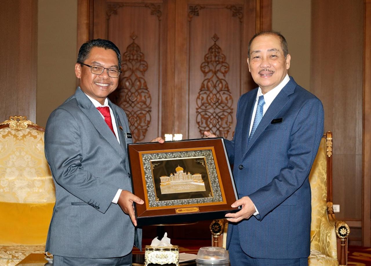 Mustapha beri kunjungan hormat kepada Hajiji
